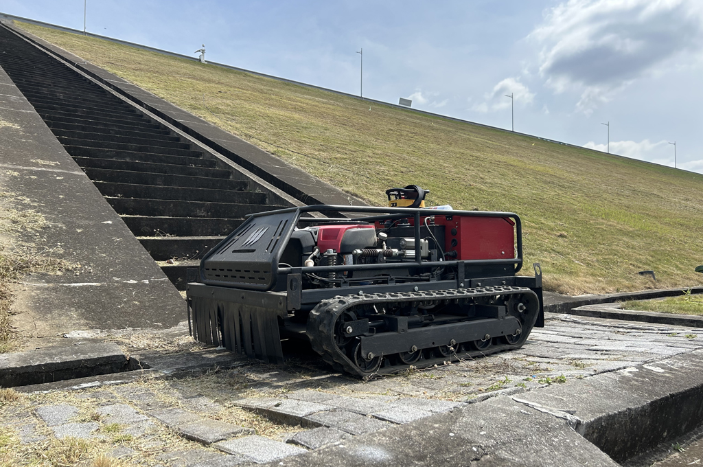 remote-controlled-lawn-mower-on-dams